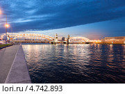 Большеохтинский мост. Белые ночи. Санкт-Петербург (2013 год). Редакционное фото, фотограф Кекяляйнен Андрей / Фотобанк Лори
