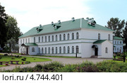 Спасо-Елеазаровский женский монастырь. Старый сестринский корпус (паломническая гостиница) Стоковое фото, фотограф EgleKa / Фотобанк Лори