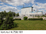 Инженерный корпус ОАО "Автомобильный завод УРАЛ" (2013 год). Редакционное фото, фотограф Виталий Горелов / Фотобанк Лори