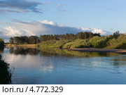 Река Вага в лучах заходящего солнца. Стоковое фото, фотограф Николай Мухорин / Фотобанк Лори
