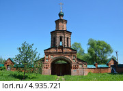 Ярославль, ансамбль церквей в Коровниках, Святые ворота, 17 век (2013 год). Стоковое фото, фотограф Овчинникова Ирина / Фотобанк Лори