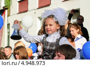 Звенит первый звонок 1 сентября (2012 год). Редакционное фото, фотограф Алёшина Оксана / Фотобанк Лори