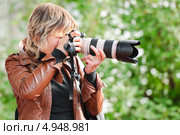 Женщина фотограф. Стоковое фото, фотограф Алёшина Оксана / Фотобанк Лори