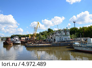 Отстойник списанных речных судов (2013 год). Редакционное фото, фотограф Овчинникова Ирина / Фотобанк Лори