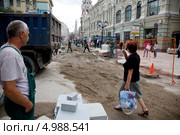 Капитальный ремонт Никольской улицы в центре города Москвы (2013 год). Редакционное фото, фотограф Николай Винокуров / Фотобанк Лори