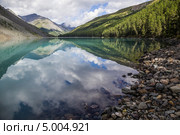Алтай. Озеро в горах. Стоковое фото, фотограф Gagara / Фотобанк Лори