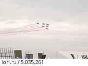 Пилотажная группа "Русь" на МАКС-2013. Редакционное фото, фотограф Алёшина Оксана / Фотобанк Лори