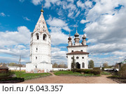 Михайло-Архангельский собор (1792-1806 гг.) и колокольня (1683) Михайло-Архангельского монастыря. Юрьев-Польский (2012 год). Редакционное фото, фотограф Охотникова Екатерина *Фототуристы* / Фотобанк Лори