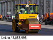 Вибрационный Каток CS 141/142 (2013 год). Редакционное фото, фотограф Сергей Крамарев / Фотобанк Лори