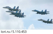 Реактивные истребители Су-27 в небе (2013 год). Редакционное видео, видеограф Игорь Жоров / Фотобанк Лори