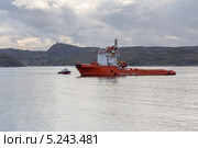 Лоцманское судно подходит к GSP Antares (2013 год). Редакционное фото, фотограф Алексей Шматков / Фотобанк Лори