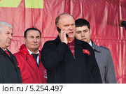 Геннадий Зюганов на митинге КПРФ (2013 год). Редакционное фото, фотограф Алёшина Оксана / Фотобанк Лори