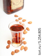 Ликер. Amaretto. Стоковое фото, фотограф Яна Королёва / Фотобанк Лори