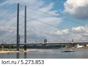 Германия. Дюссельдорф. Мост через Рейн Rheinkniebrücke (2013 год). Редакционное фото, фотограф Александр Тарасенков / Фотобанк Лори