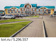 Бийск. Железнодорожный вокзал. (2013 год). Редакционное фото, фотограф Gagara / Фотобанк Лори