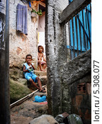 Дети в фавелах Rocinha Рио-де-Жанейро. Бразилия (2010 год). Редакционное фото, фотограф Elena Odareeva / Фотобанк Лори