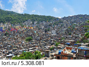 Бразильские фавелы Rocinha в Рио-де-Жанейро (2010 год). Стоковое фото, фотограф Elena Odareeva / Фотобанк Лори