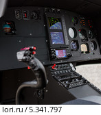 Приборная панель вертолета Eurocopter AS350 B3 (2013 год). Редакционное фото, фотограф Родион Власов / Фотобанк Лори