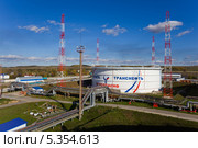 Нефтехранилище. Редакционное фото, фотограф Igor Lijashkov / Фотобанк Лори