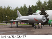 Истребитель-бомбардировщик "СУ-7Б". Парк Победы в Казани (2013 год). Редакционное фото, фотограф Литвяк Игорь / Фотобанк Лори