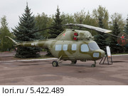 Вертолёт "Ми-2". Парк Победы в Казани (2013 год). Редакционное фото, фотограф Литвяк Игорь / Фотобанк Лори