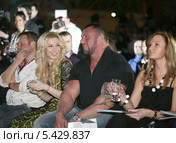 Финал конкурса "Мисс Офис 2013".В жюри: Костя Цзю,Михаил Сидорычев и Малена Маяковская, Вадим Степанцов,Михаил Башкатов,Жанна Эпле с сыном,ведущий Петр Кулешов, Максим Покровский. Редакционное фото, фотограф Александр С. Курбатов / Фотобанк Лори