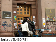 Демонстранты, занявшие здание государственной администрации, Киев (2013 год). Редакционное фото, фотограф Владимир Белобаба / Фотобанк Лори