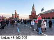 Новогодние гуляния на Красной площади в Москве, 2014 год. Редакционное фото, фотограф Брагин Алексей Георгиевич / Фотобанк Лори