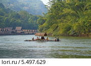Сплав на плоту по реке Квай (River Kwai). Королевство Таиланд (2013 год). Редакционное фото, фотограф Григорий Писоцкий / Фотобанк Лори