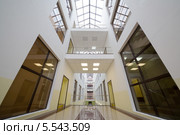 Офисные окна в Бизнес центре "Смирновский" (2012 год). Редакционное фото, фотограф Losevsky Pavel / Фотобанк Лори