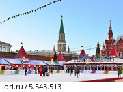 Каток на Красной площади. Вечерняя Москва (2014 год). Редакционное фото, фотограф Валерия Попова / Фотобанк Лори