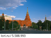 Москва. Вид на Боровицкую башню Кремля (2013 год). Стоковое фото, фотограф Алексей Голованов / Фотобанк Лори