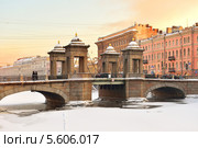 Мост Ломоносова (с 1948 года; c 1798 по 1948 год — Чернышёв мост; до 1798 года — Екатерининский мост), Санкт-Петербург (2014 год). Редакционное фото, фотограф Валерия Попова / Фотобанк Лори