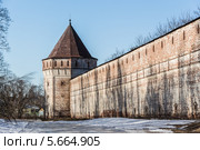 Стены и башни Борисоглебского монастыря под Ростовом Великим (2014 год). Редакционное фото, фотограф Михаил Широков / Фотобанк Лори