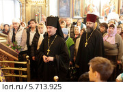 Настоятель Иеромонах Лазарь (Беломоин) в праздник священномученика Алексия Никольского. Троицкий храм деревня Павлино, подмосковье (2014 год). Редакционное фото, фотограф Дмитрий Неумоин / Фотобанк Лори