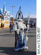 Бурятский Дед Мороз в Олимпийском парке, Сочи (2014 год). Редакционное фото, фотограф Алексей Гусев / Фотобанк Лори