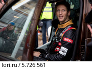 Портрет пилота Формулы 1 Ромена Грожана (команда Lotus F1 Team) в автомобиле Дастер на "Гонке звезд" за приз журнала "За рулем" 23 февраля 2014. Редакционное фото, фотограф Николай Винокуров / Фотобанк Лори