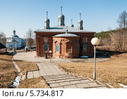 Свято-Введенский Макариевский мужской епархиальный монастырь. Белевский район, Село Жабынь. Вид со стороны купальни (2014 год). Стоковое фото, фотограф Игорь Низов / Фотобанк Лори