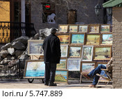 Республика Крым. г. Феодосия. Уличные художники (2014 год). Редакционное фото, фотограф Виктор Филиппович Погонцев / Фотобанк Лори