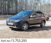 Автомобиль Renault Sandero Stepway (2014 год). Редакционное фото, фотограф Анна Мишина / Фотобанк Лори