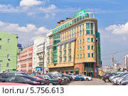 Москва. Стоянка машин внутри Садового кольца на площади Красные Ворота (2013 год). Редакционное фото, фотограф Владимир Сергеев / Фотобанк Лори
