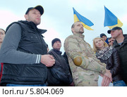 Известный майдановский сотник - Владимир Парасюк выступает на митинге в Одессе (2014 год). Редакционное фото, фотограф KEN VOSAR / Фотобанк Лори