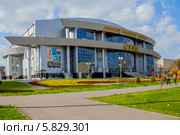 Дворец водного спорта "Сура" в городе Пензе, здание на улице Красной (2011 год). Редакционное фото, фотограф Андрей Малышкин / Фотобанк Лори
