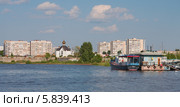 Набережные Челны - Панорама с видом на мост и Храм Серафима Саровского (2013 год). Редакционное фото, фотограф Андрей Ижаковский / Фотобанк Лори