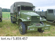 Американский военный грузовик GMC CCKW-353, 3-й международный слет "Моторы войны" вблизи города Черноголовки, Московская область (2013 год). Редакционное фото, фотограф Малышев Андрей / Фотобанк Лори