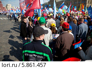 Колонна трудящихся - участников Первомайской демонстрации профсоюзов на Красной площади города Москвы (2014 год). Редакционное фото, фотограф Николай Винокуров / Фотобанк Лори