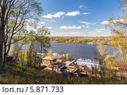 Вид с Соборной горы на Волгу и город Плёс (2014 год). Стоковое фото, фотограф Михаил Широков / Фотобанк Лори