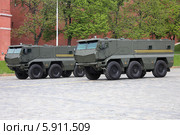 КАМАЗ-63968 «Тайфун» — универсальный бронированный автомобиль повышенной защищённости на Красной площади, Москва (2014 год). Редакционное фото, фотограф Алексей Гусев / Фотобанк Лори
