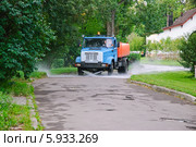 Поливочная машина на ВДНХ (2011 год). Редакционное фото, фотограф Алёшина Оксана / Фотобанк Лори