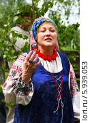 Праздник Троица В России, фольклор и народные гуляния (2013 год). Редакционное фото, фотограф ElenArt / Фотобанк Лори